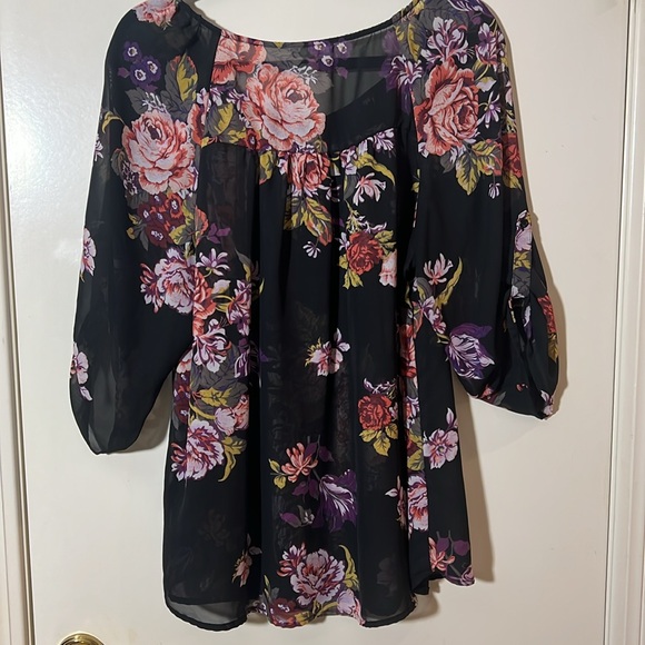 Pleione Women’s Floral Top - Picture 7 of 7